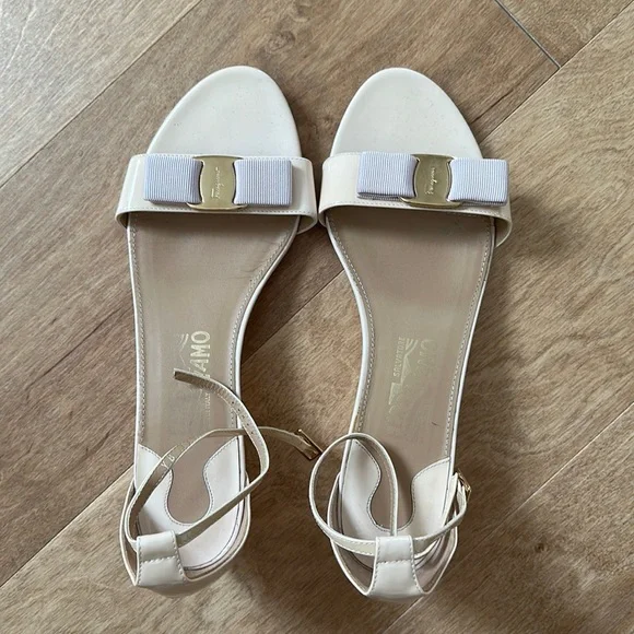 Ferragamo Cream Sandals Ferragamo Flat sandals woman - Cream | 01H998 772802  main image 4